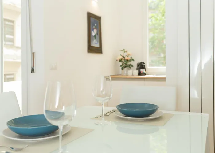 Exclusive Apartment - Next To The Metro Apartament *