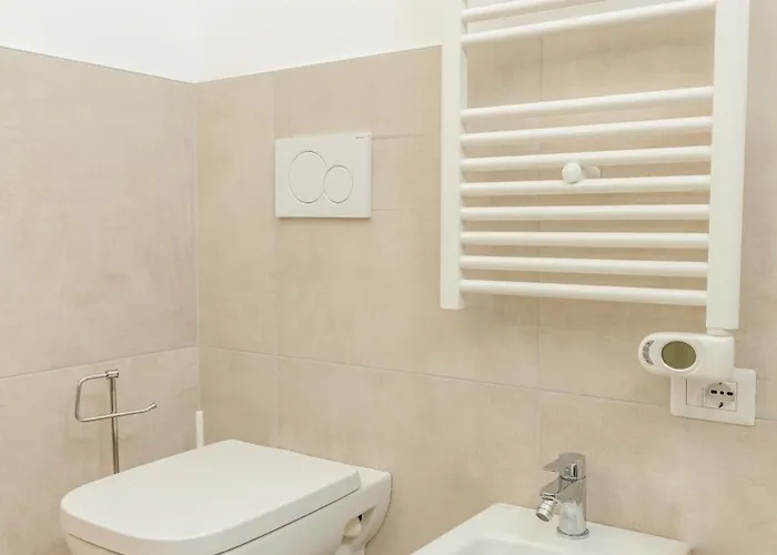 Exclusive Apartment - Next To The Metro Mediolan