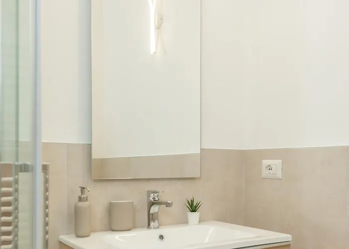Exclusive Apartment - Next To The Metro Apartament Mediolan